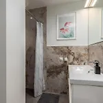 S6 Old Town Apartments *