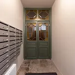 شقة S6 Old Town Apartments